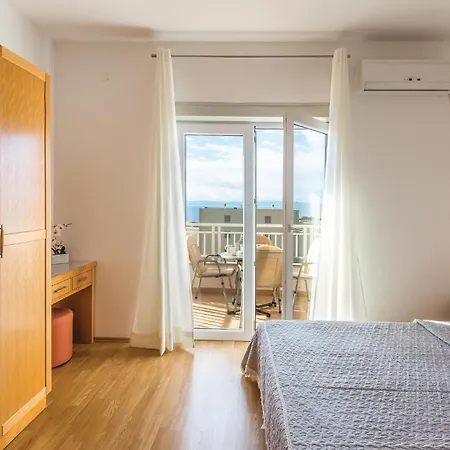 1 Bedroom In Apartament *