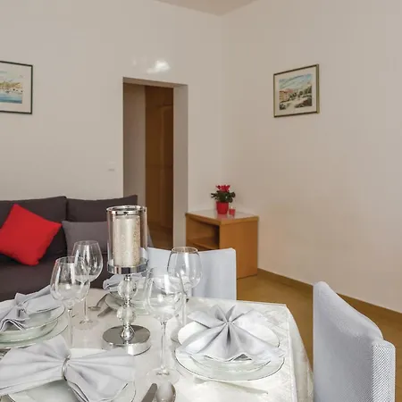 Apartment Makarska Vukovarska IV