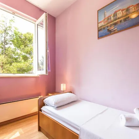 1 Bedroom In Apartment