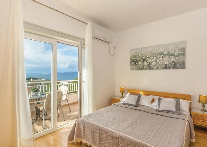 Vukovarska Iv * Makarska