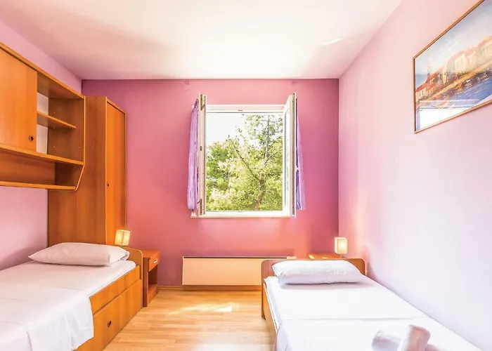 Vukovarska Iv Makarska